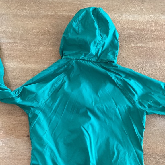 L.L. Bean hooded windbreaker - Picture 7 of 8